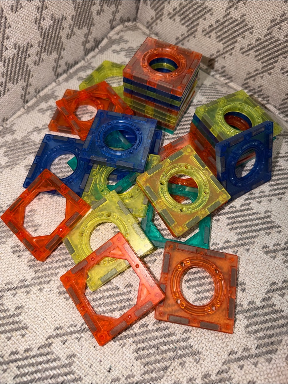 Medium Lot of Colorful Magnetic Building Blocks - STEM Learning Toy
